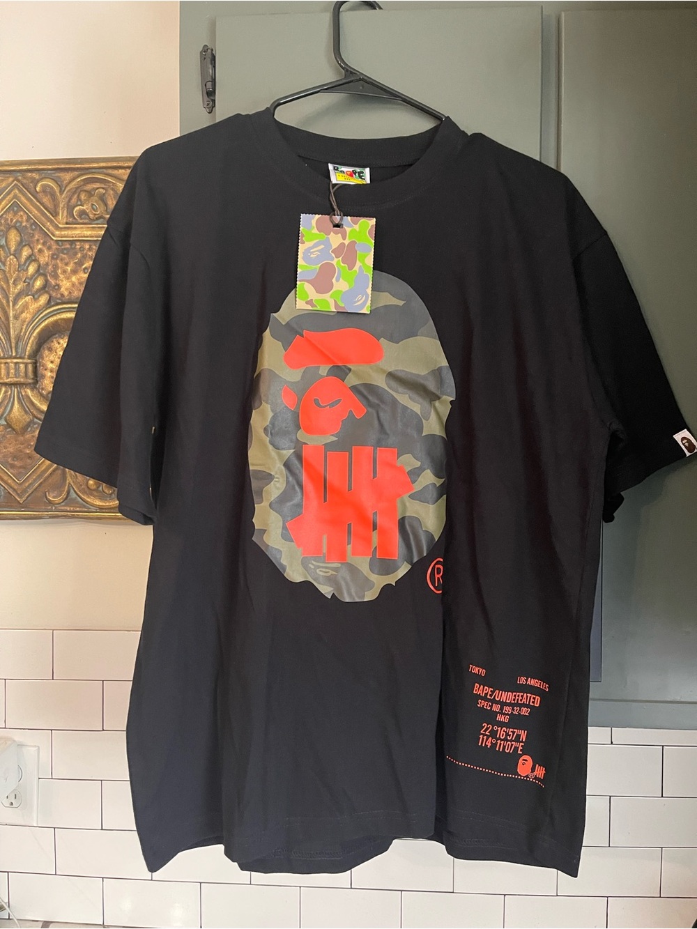 Men’s Graphic Design Tee Size L.